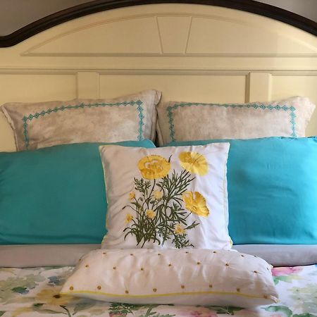 Bed and Breakfast The Sunshine House-Free Parking Ванкувер Номер фото