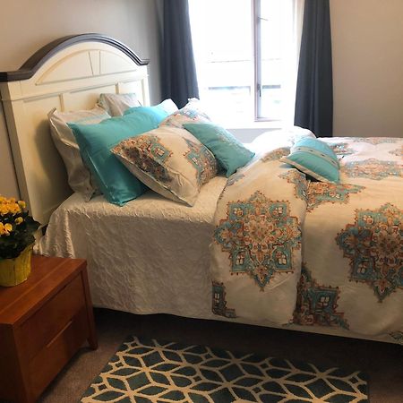 Bed and Breakfast The Sunshine House-Free Parking Ванкувер Номер фото